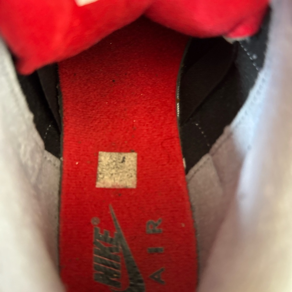 Jordan White and Black Sneakers with Classic High-Top Design - Picture 4 of 4